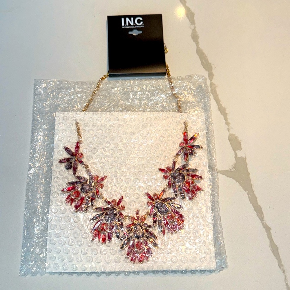 Gred Flower Frontal Tower INC Necklace